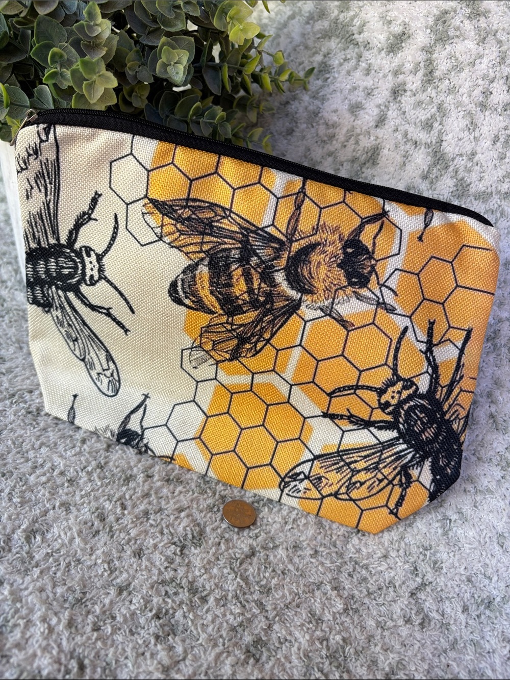 Bee Honeycomb PolyCanvas Cosmetic Bag Pouch Yellow & Black NWT 7x10x2” - Picture 13 of 13